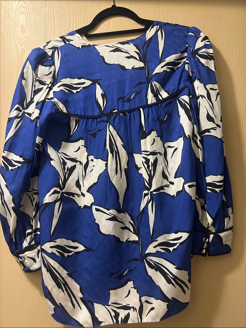 Veronica Beard MILAN Royal Blue & White Floral V-Neck Blouse Sz 6 NWT - Picture 7 of 13